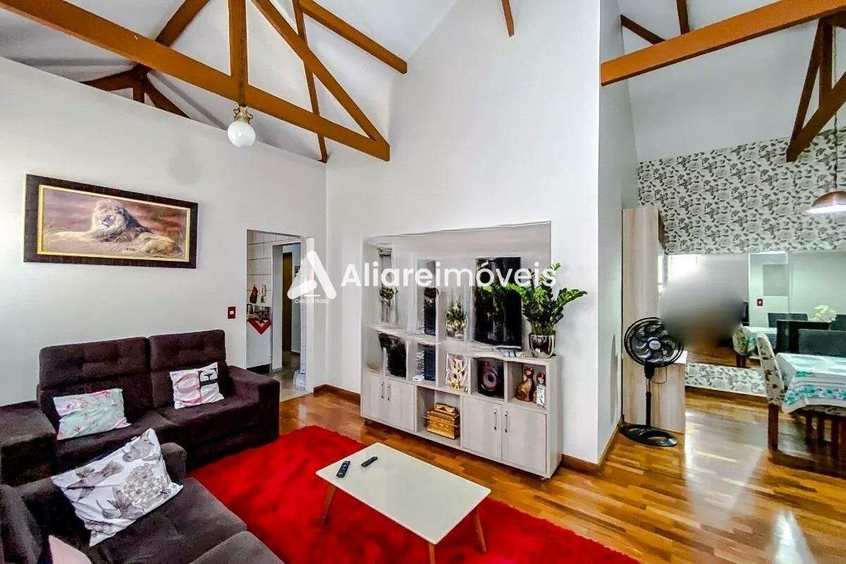 Casa à venda com 4 quartos, 250m² - Foto 3