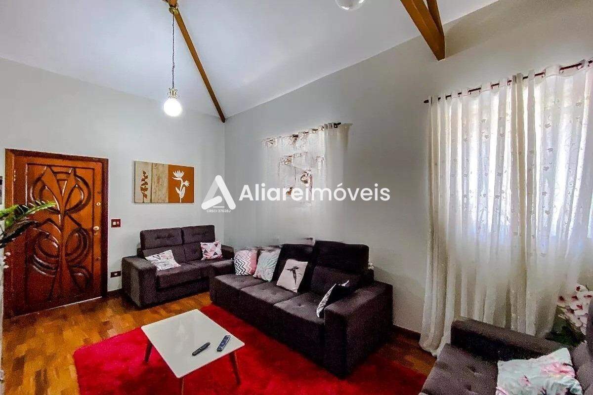 Casa à venda com 4 quartos, 250m² - Foto 4