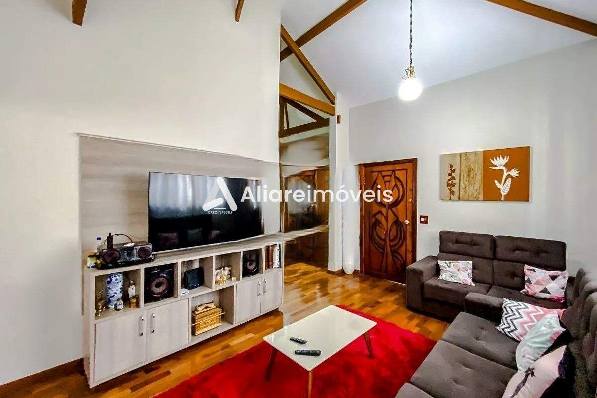 Casa à venda com 4 quartos, 250m² - Foto 7