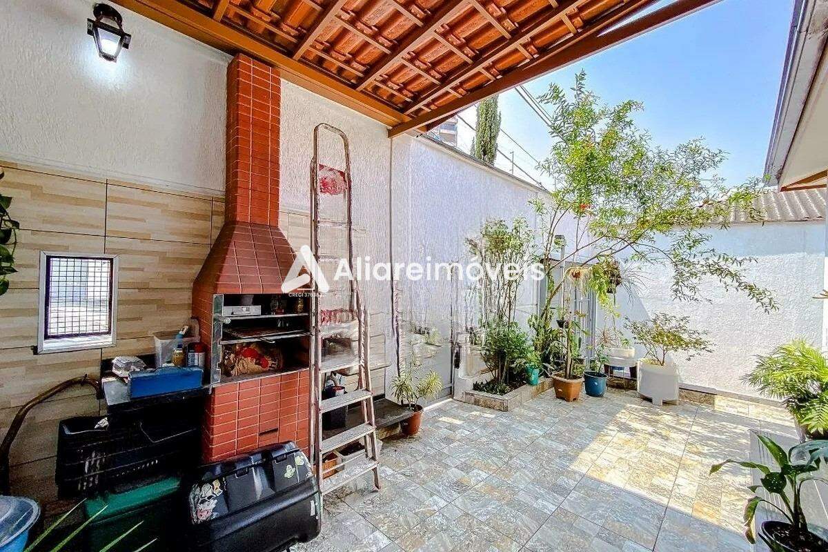 Casa à venda com 4 quartos, 250m² - Foto 13