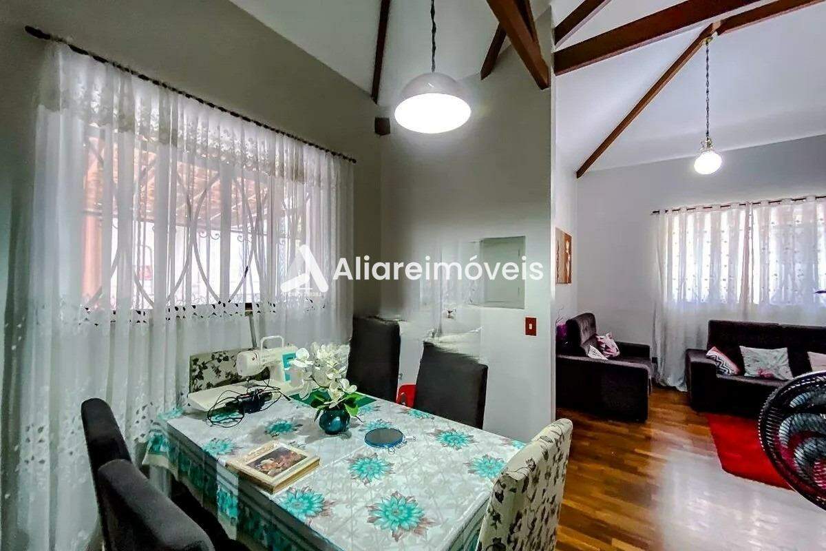 Casa à venda com 4 quartos, 250m² - Foto 5