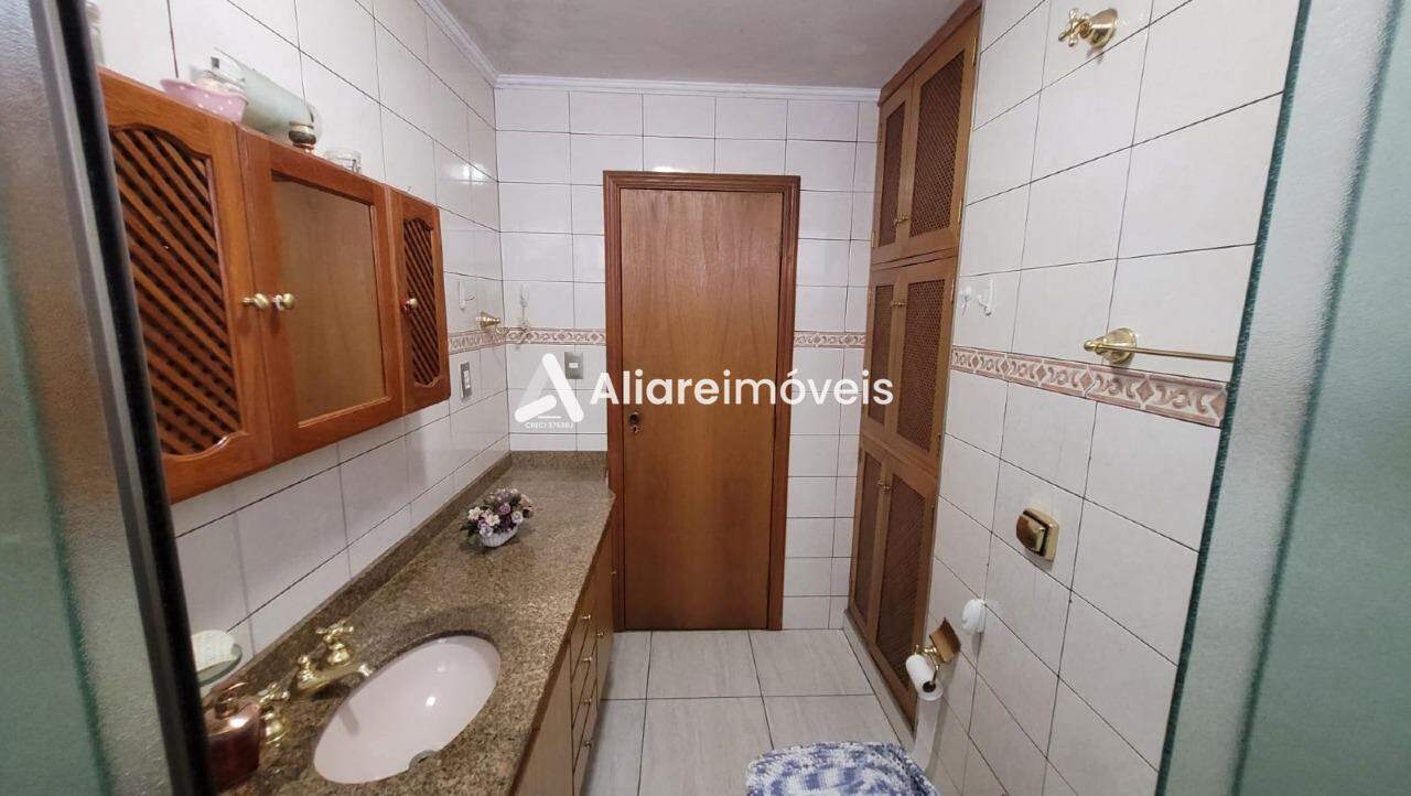 Apartamento à venda com 3 quartos, 212m² - Foto 14