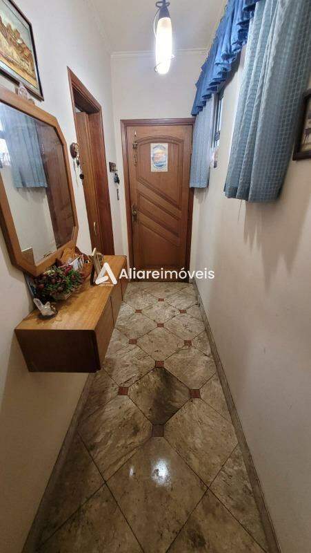 Apartamento à venda com 3 quartos, 212m² - Foto 2