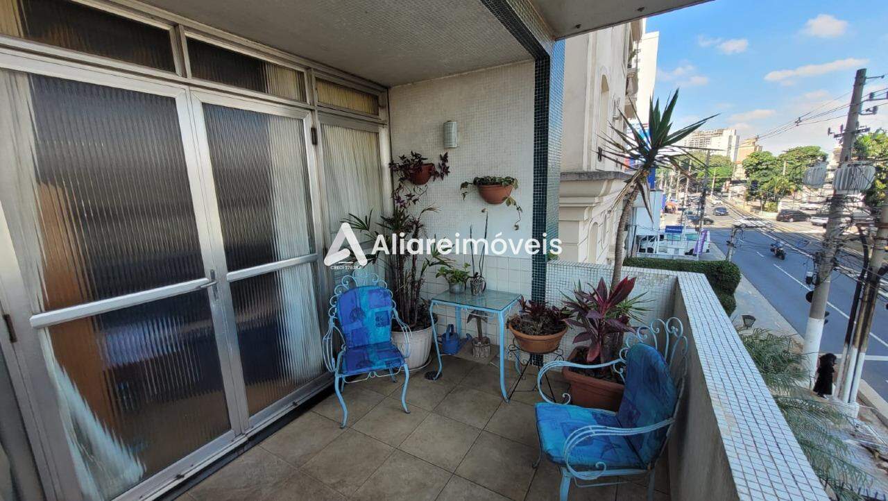 Apartamento à venda com 3 quartos, 212m² - Foto 4