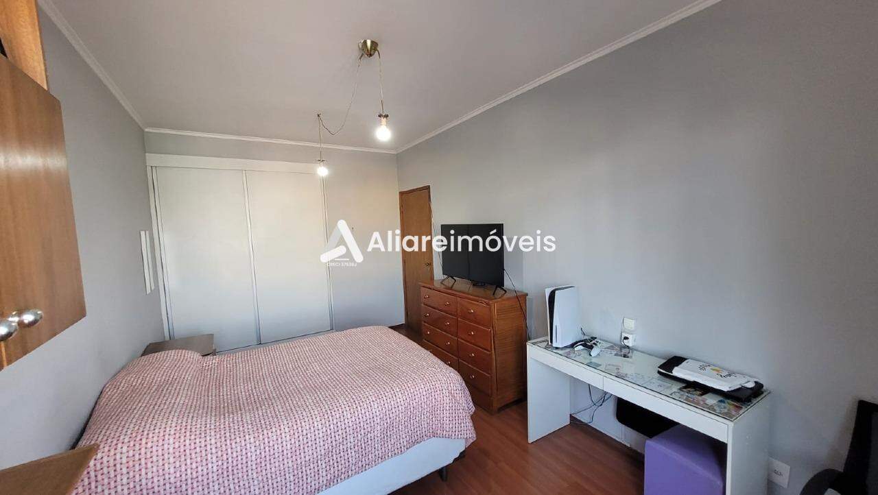 Apartamento à venda com 3 quartos, 212m² - Foto 19