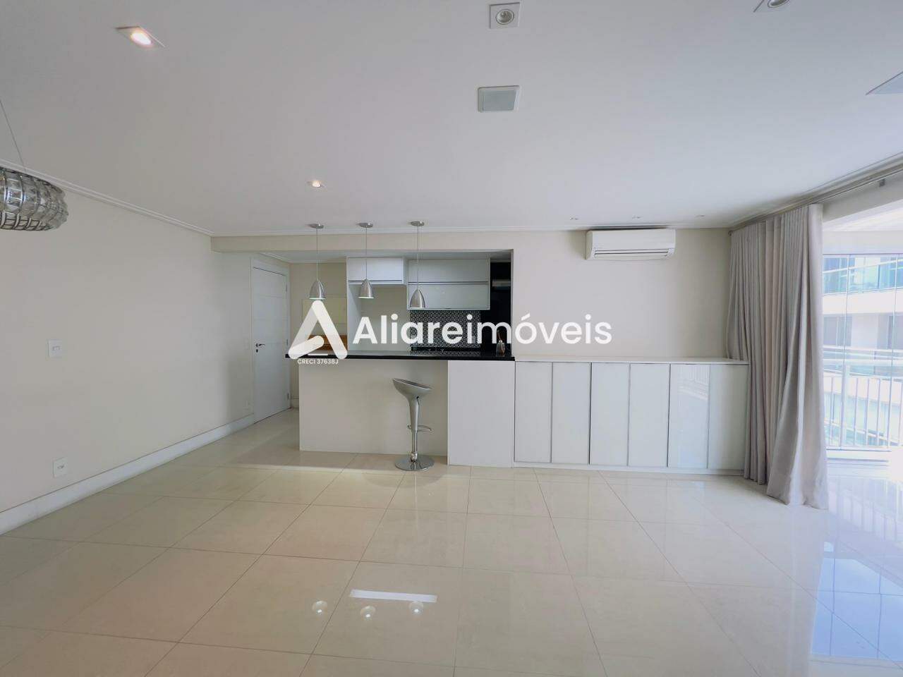 Apartamento à venda com 2 quartos, 83m² - Foto 3