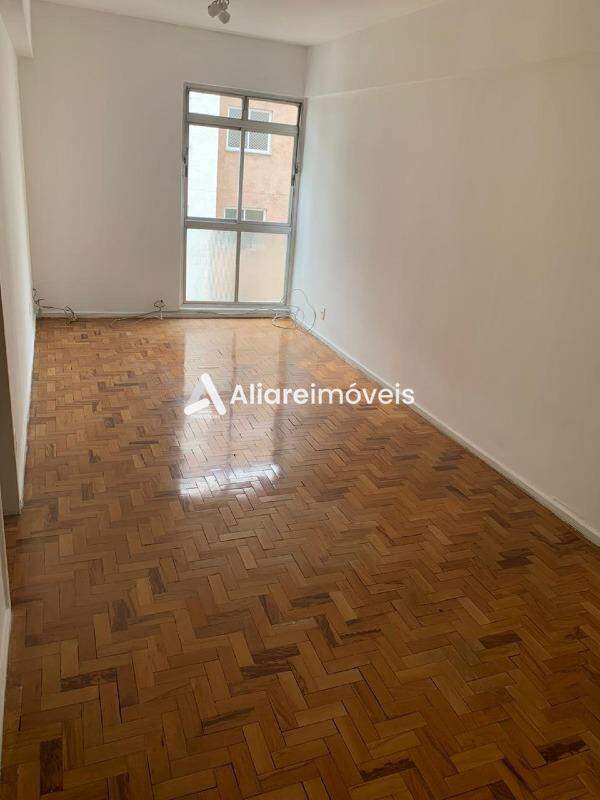 Apartamento à venda com 2 quartos, 70m² - Foto 4