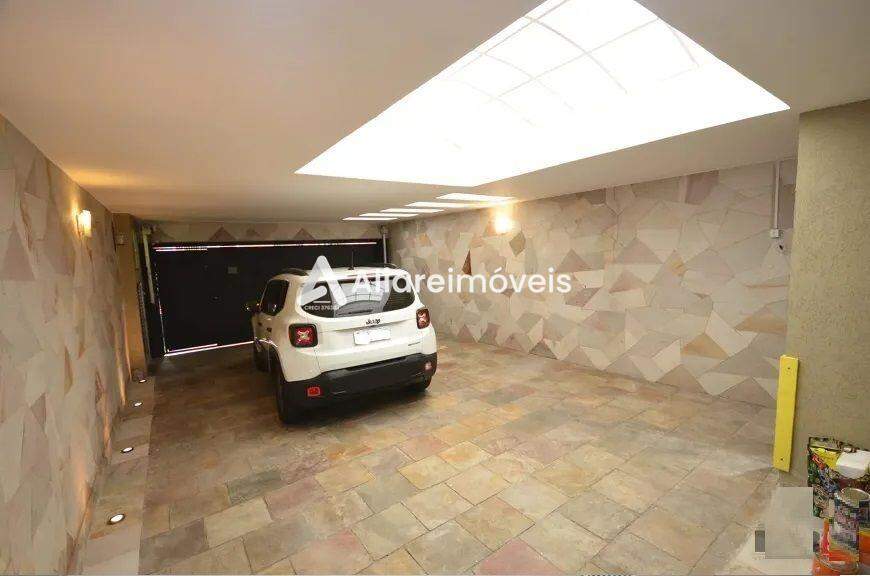 Casa à venda com 3 quartos, 265m² - Foto 4