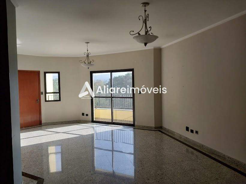 Apartamento à venda com 3 quartos, 128m² - Foto 2