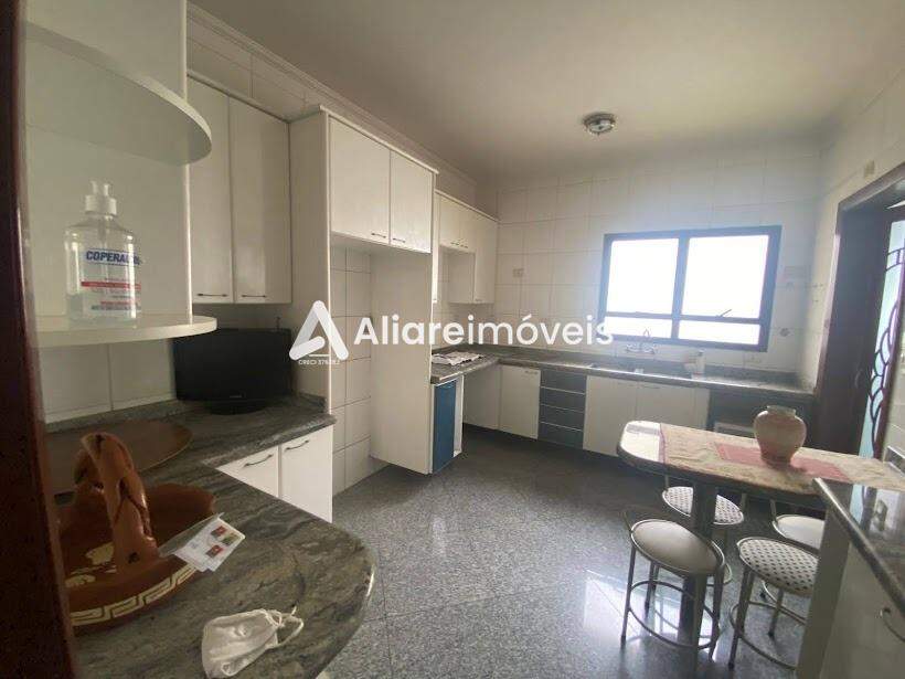 Apartamento à venda com 3 quartos, 128m² - Foto 8