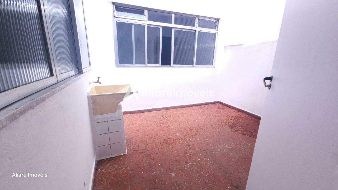 Apartamento para alugar com 2 quartos, 70m² - Foto 6