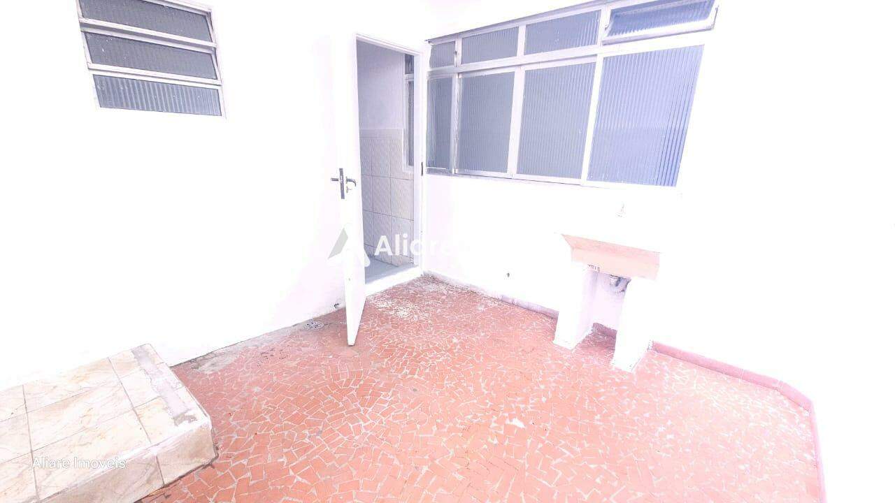 Apartamento para alugar com 2 quartos, 70m² - Foto 7