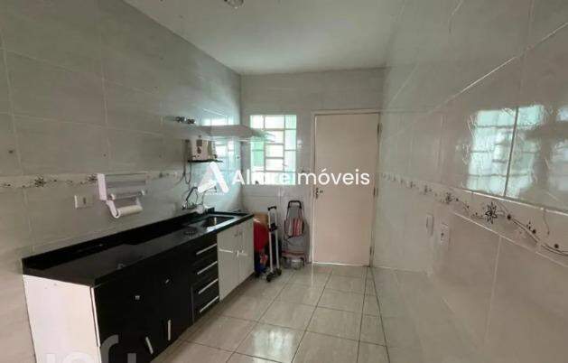 Casa à venda com 2 quartos, 120m² - Foto 9