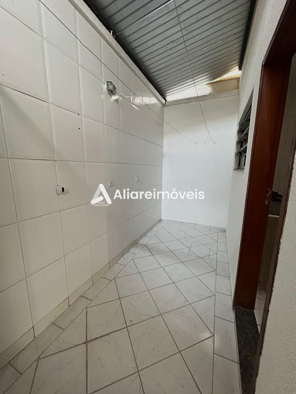 Casa para alugar com 2 quartos, 99m² - Foto 12