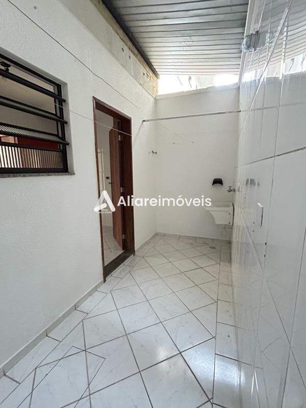 Casa para alugar com 2 quartos, 99m² - Foto 13