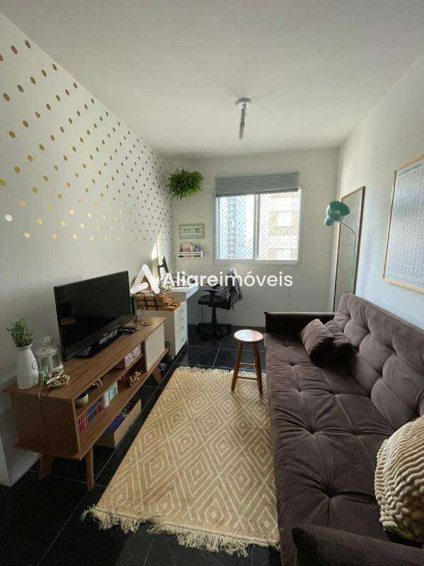 Apartamento à venda com 1 quarto, 36m² - Foto 2