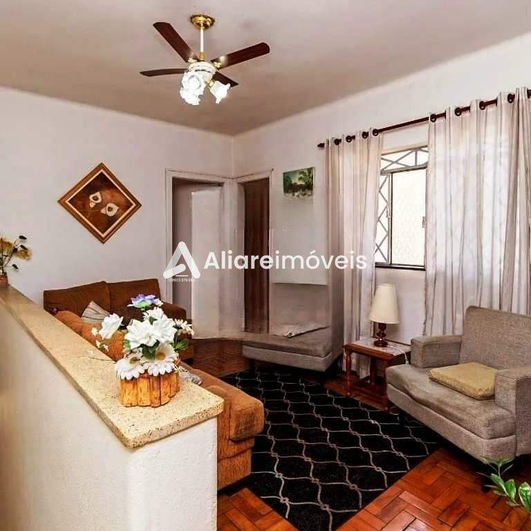 Casa à venda com 4 quartos, 157m² - Foto 1