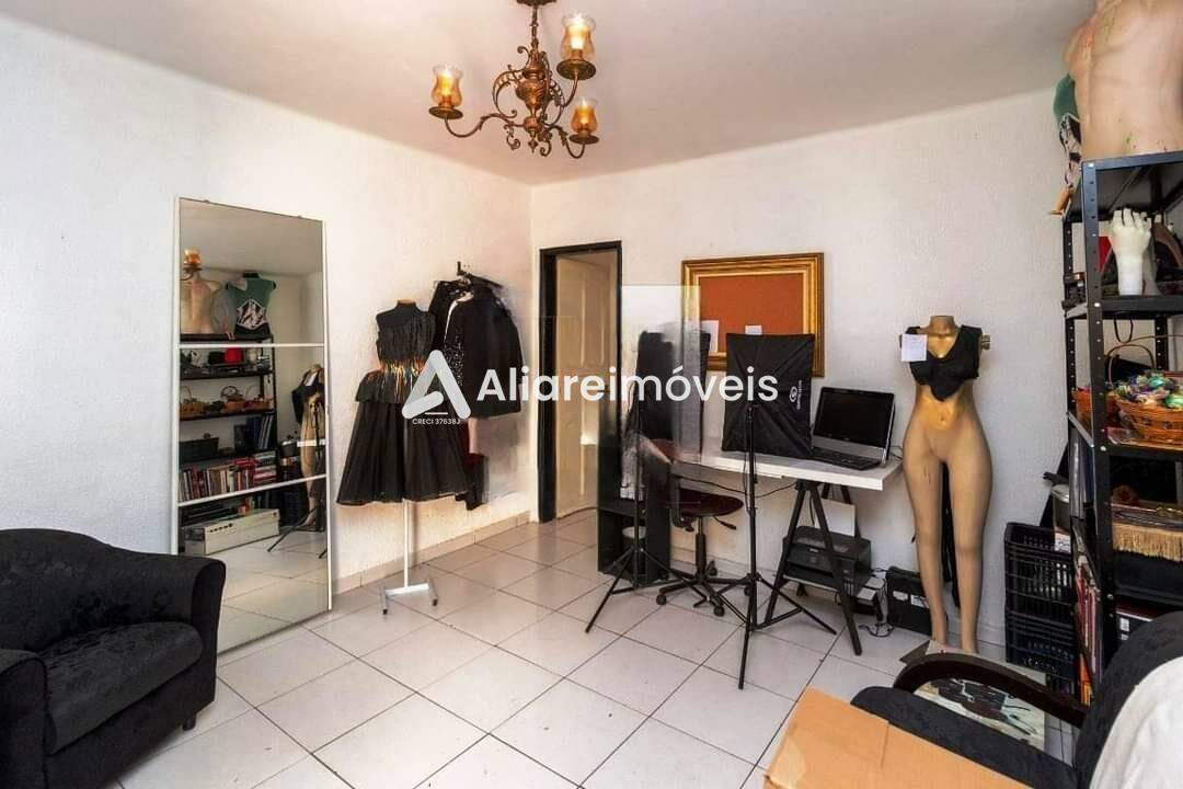 Casa à venda com 4 quartos, 157m² - Foto 8