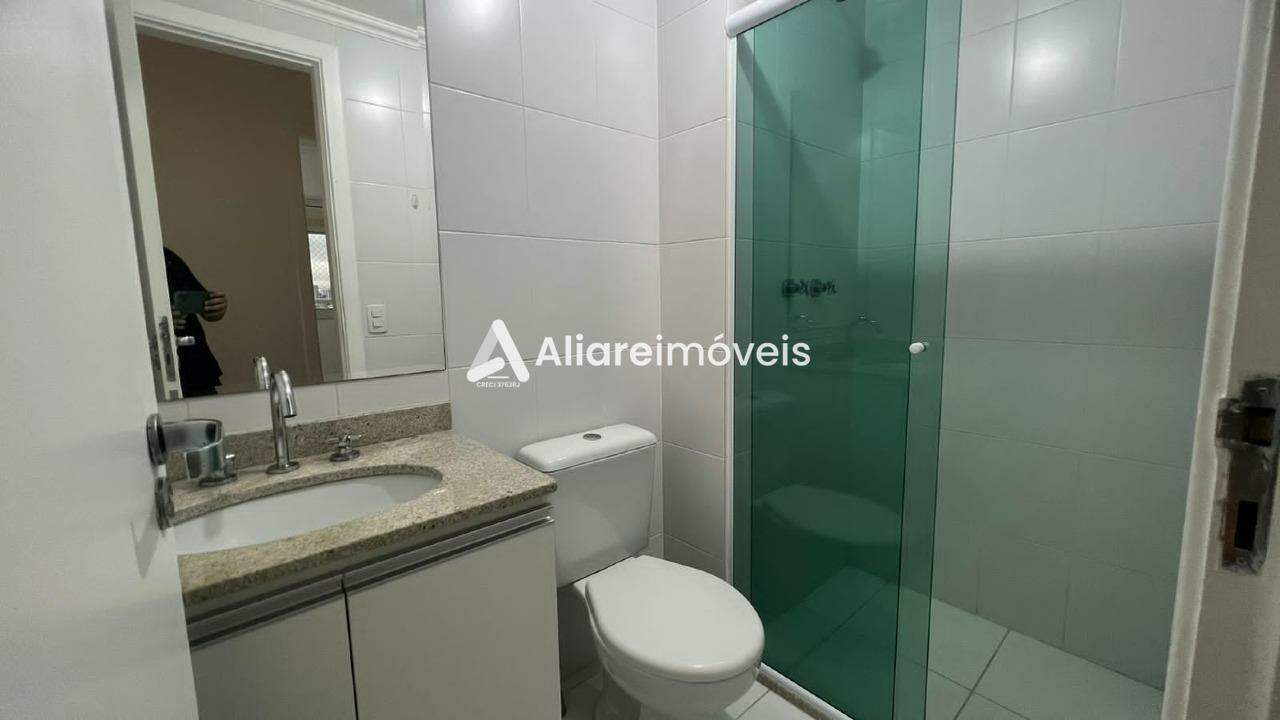 Apartamento para alugar com 2 quartos, 77m² - Foto 18