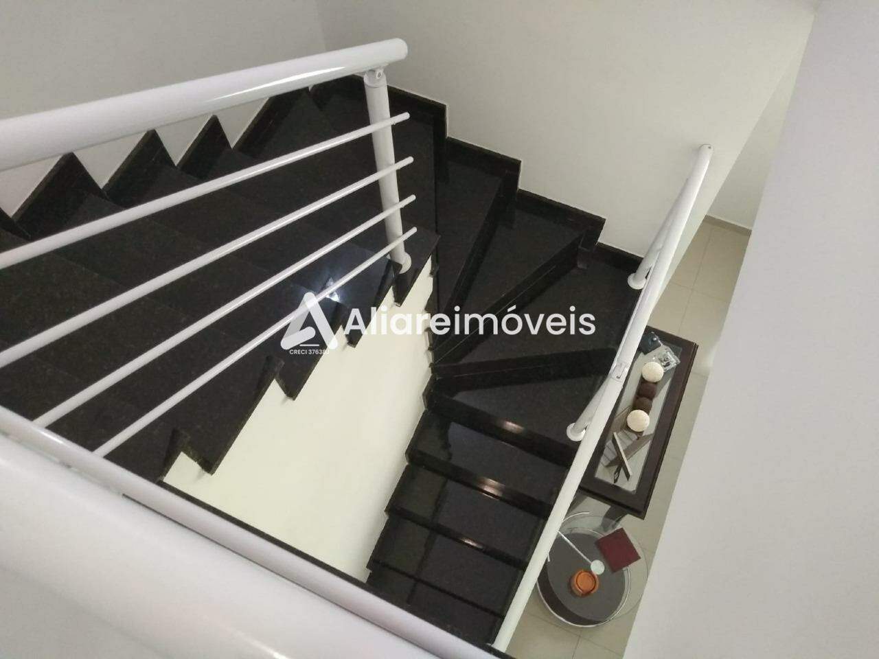 Casa à venda com 2 quartos, 85m² - Foto 12