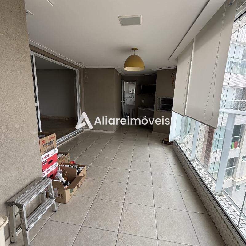 Apartamento para alugar com 3 quartos, 109m² - Foto 2