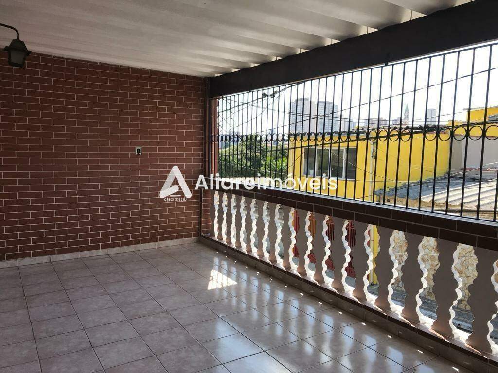 Casa para alugar com 3 quartos, 220m² - Foto 1