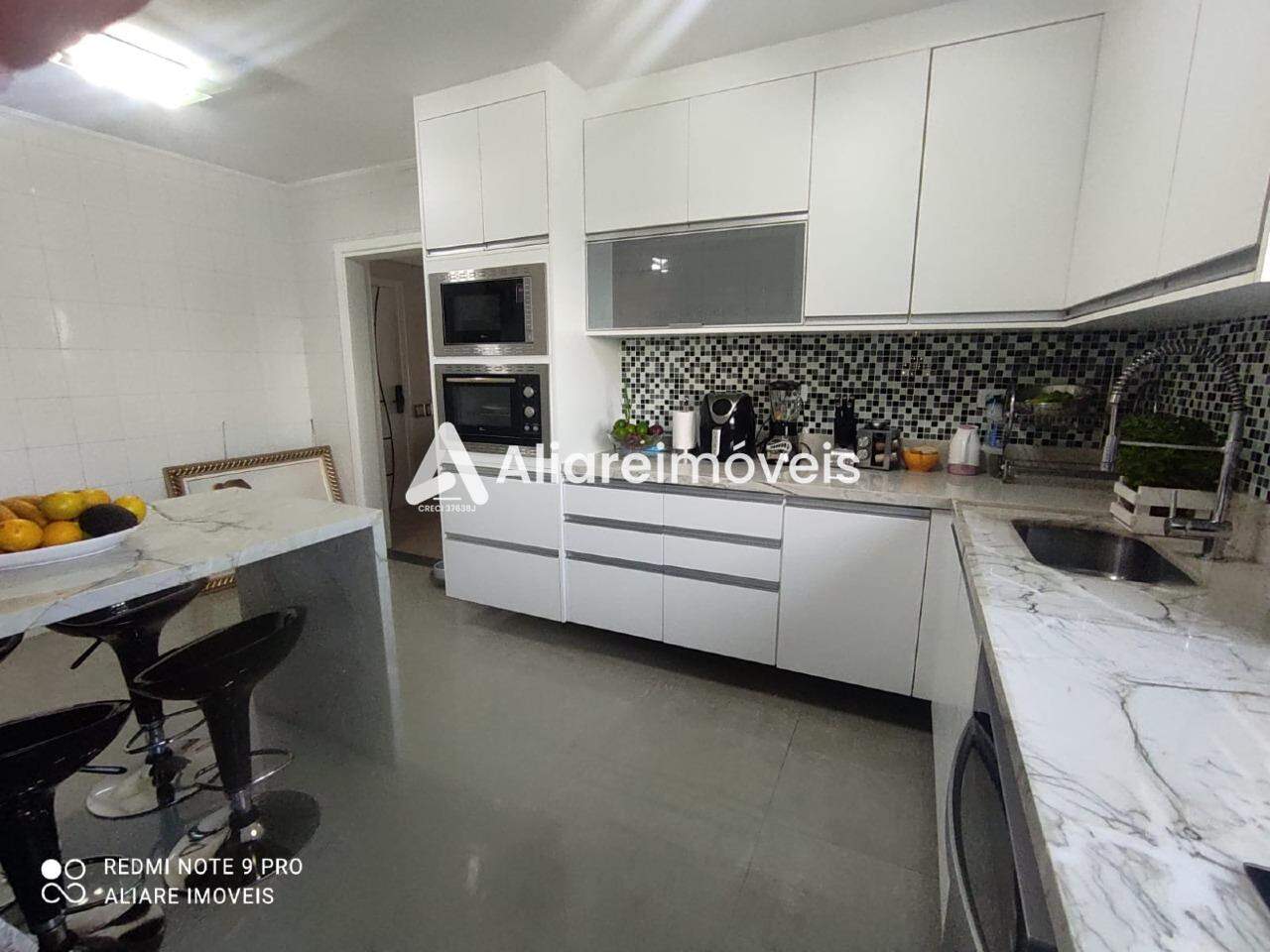 Apartamento para alugar com 4 quartos, 137m² - Foto 12