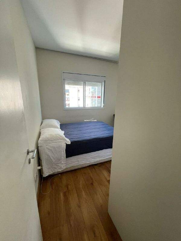 Apartamento à venda com 4 quartos, 151m² - Foto 7