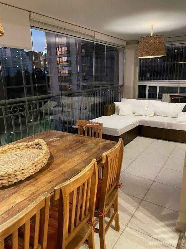 Apartamento à venda com 4 quartos, 151m² - Foto 1