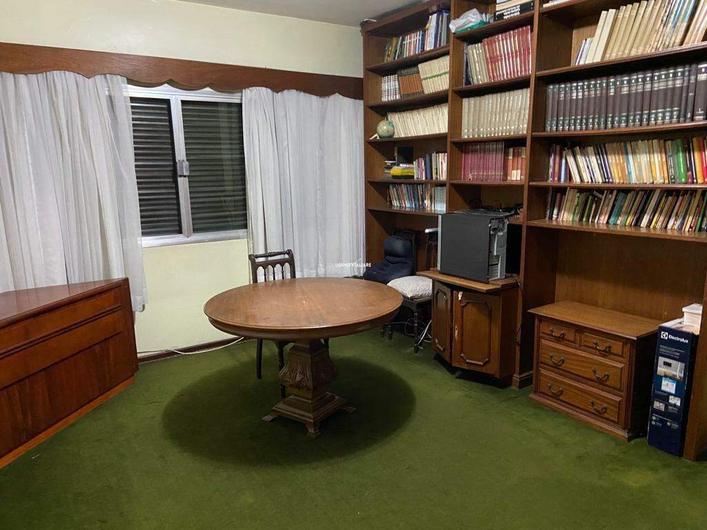 Casa para alugar com 4 quartos, 600m² - Foto 12