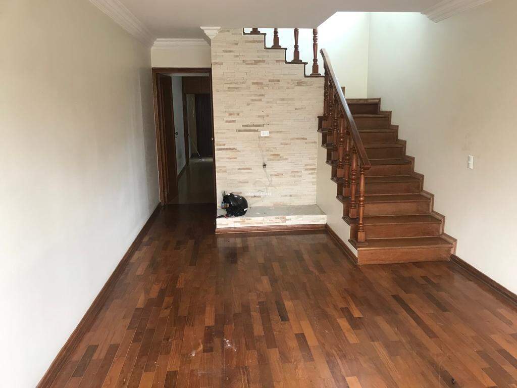 Casa à venda com 3 quartos, 167m² - Foto 1