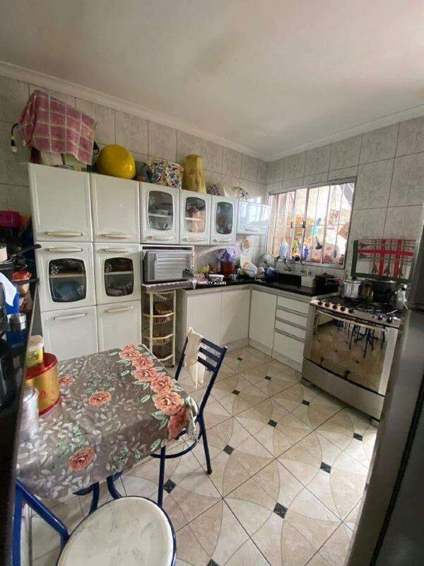 Casa à venda com 3 quartos, 150m² - Foto 3