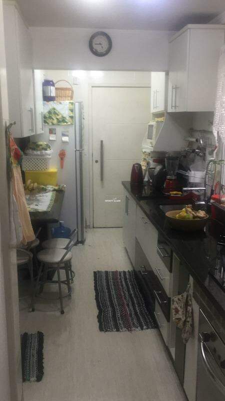 Apartamento à venda com 2 quartos, 68m² - Foto 3