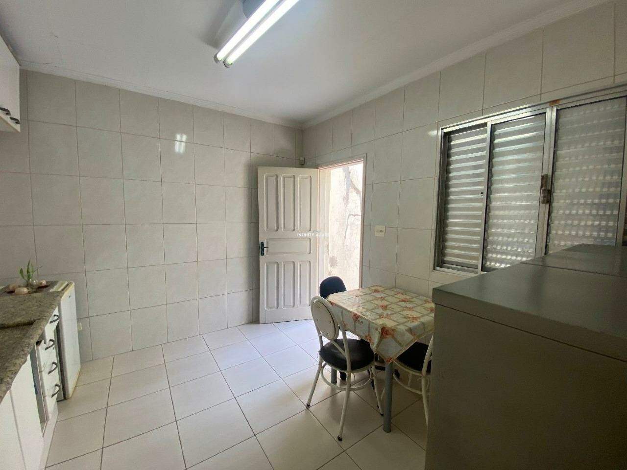 Casa à venda com 2 quartos, 77m² - Foto 17