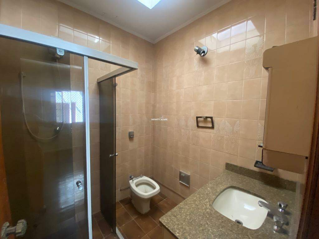 Casa à venda com 6 quartos, 200m² - Foto 18