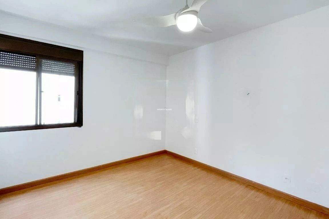 Apartamento para alugar com 3 quartos, 185m² - Foto 11