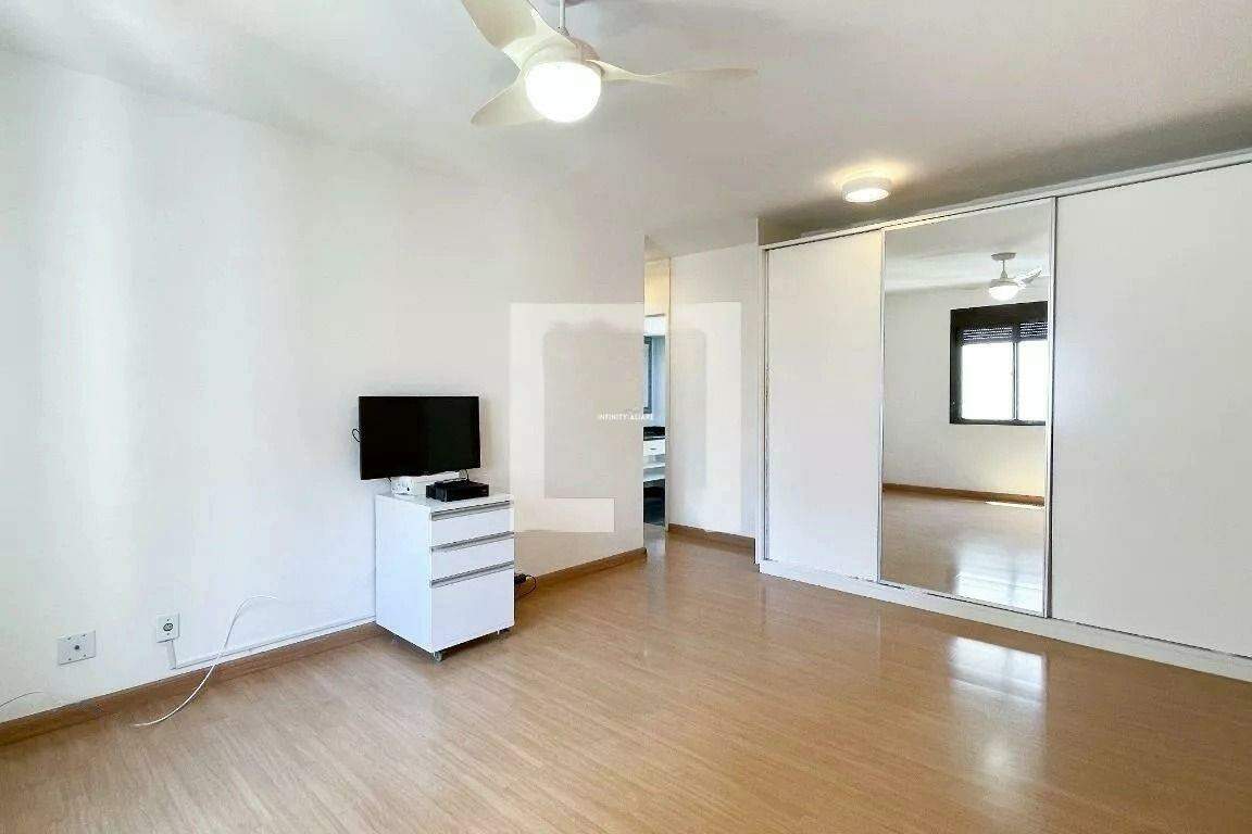 Apartamento para alugar com 3 quartos, 185m² - Foto 9