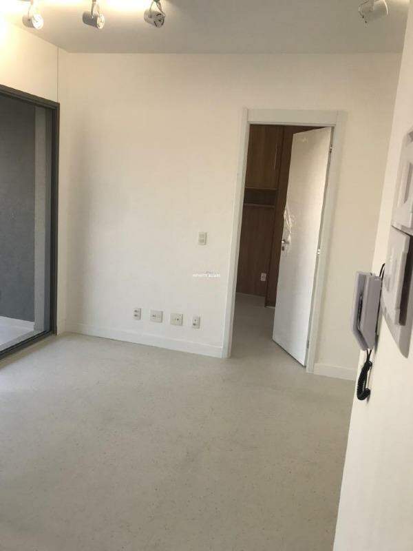 Apartamento à venda com 1 quarto, 50m² - Foto 2