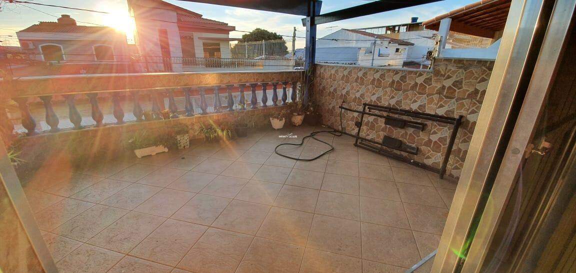 Casa à venda com 3 quartos, 150m² - Foto 18