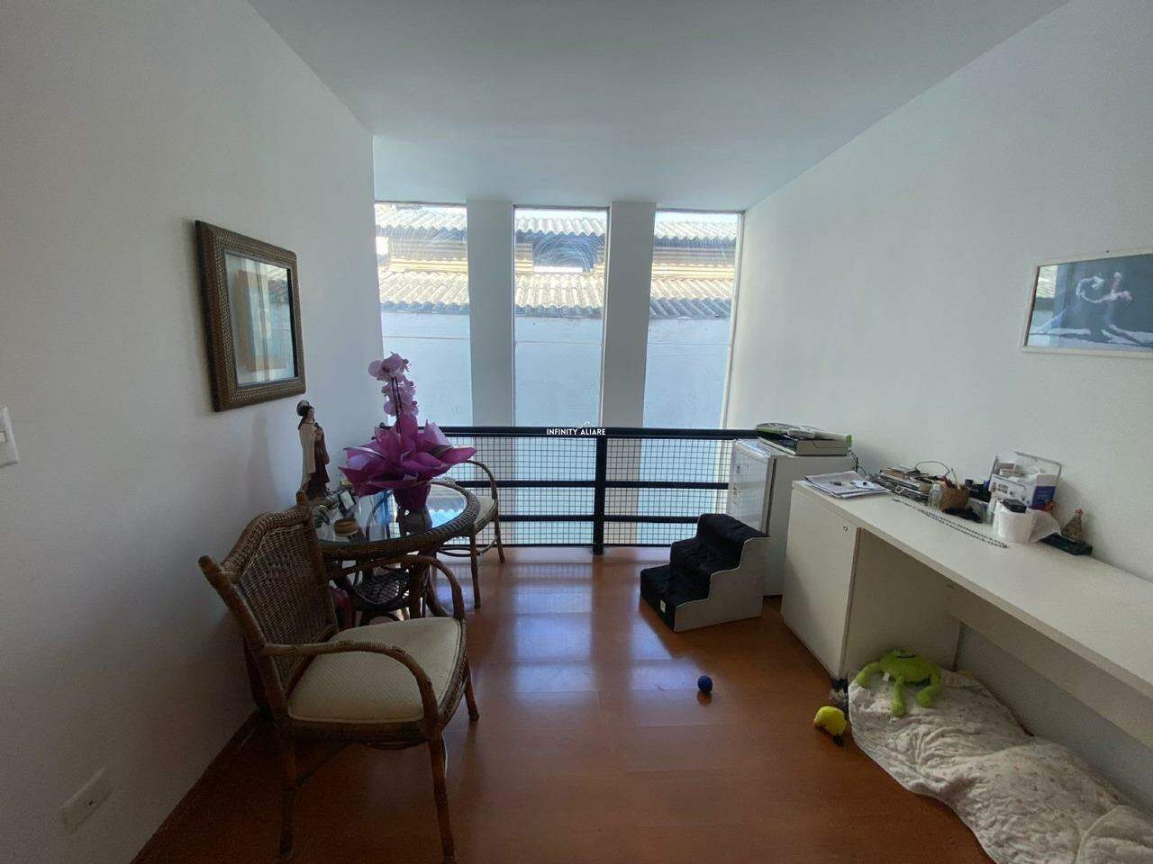 Casa à venda com 7 quartos, 350m² - Foto 9