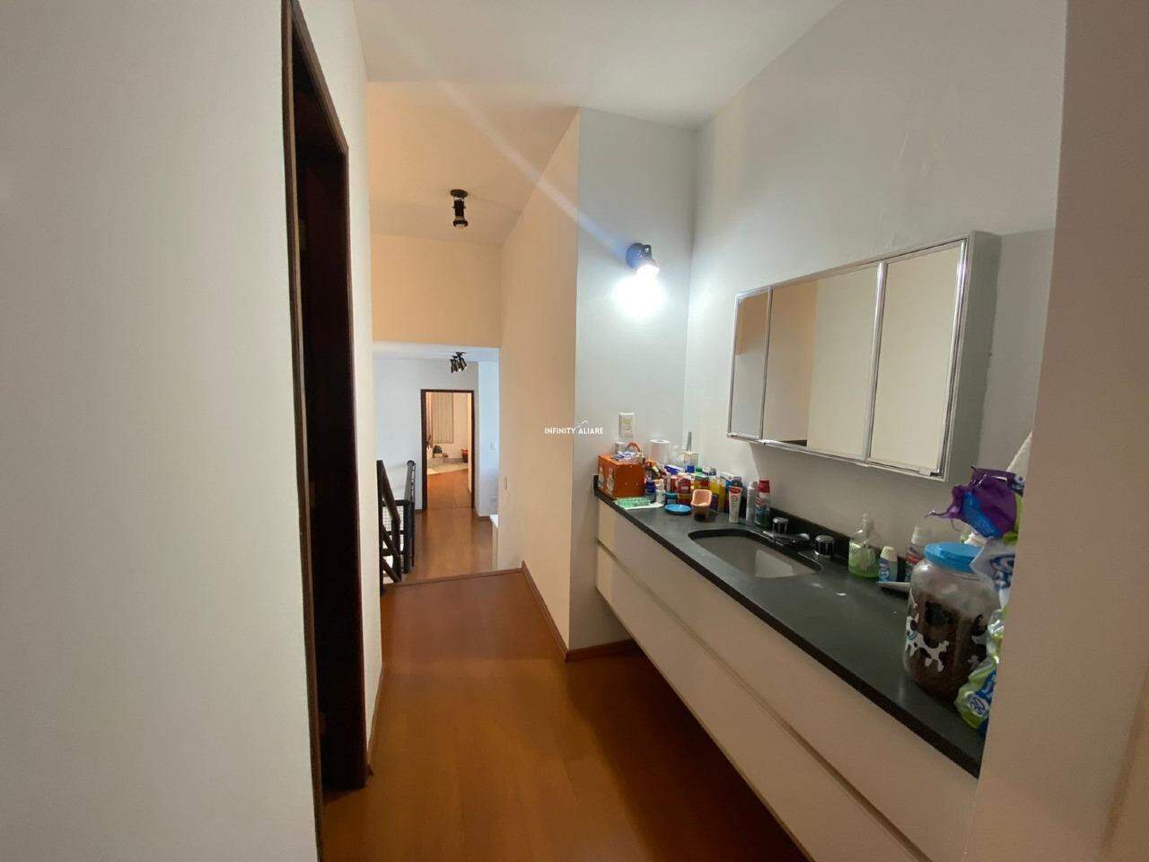 Casa à venda com 7 quartos, 350m² - Foto 8