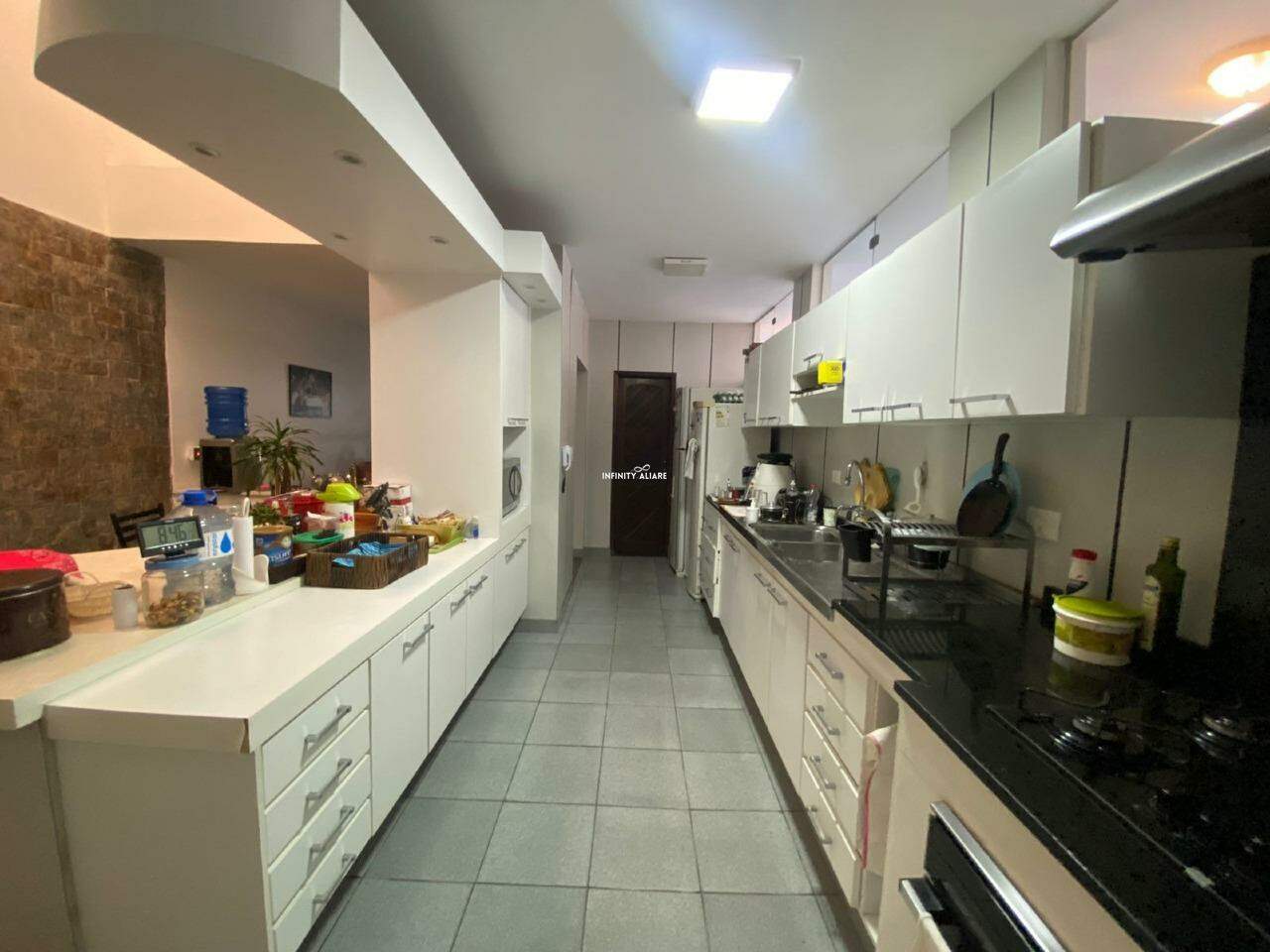 Casa à venda com 7 quartos, 350m² - Foto 16