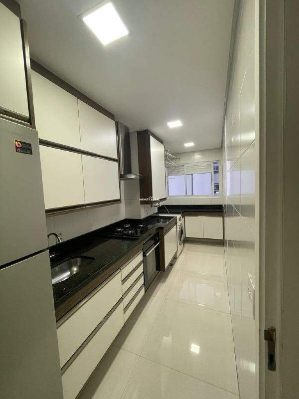 Apartamento à venda com 2 quartos, 67m² - Foto 13