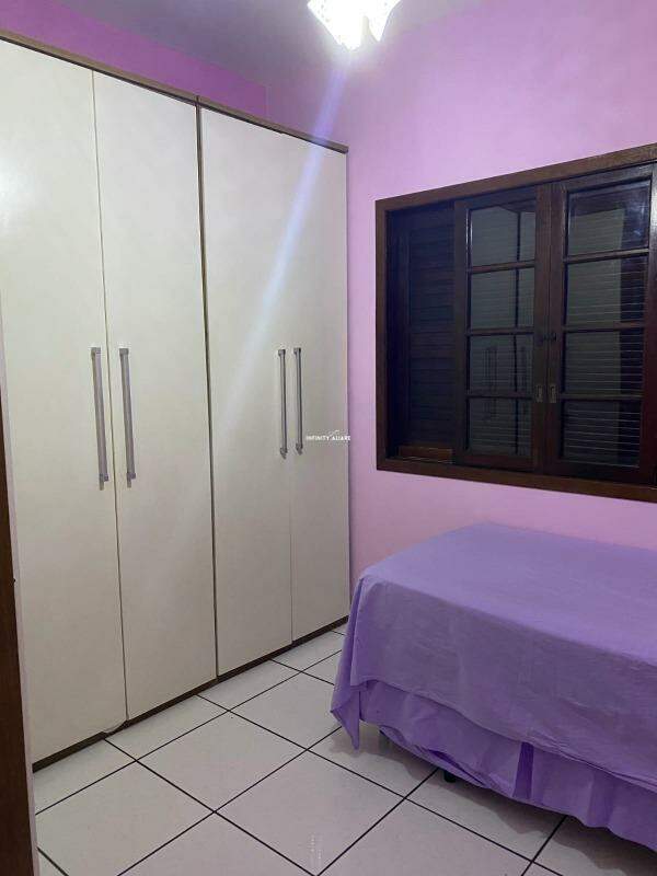 Casa à venda com 3 quartos, 130m² - Foto 4