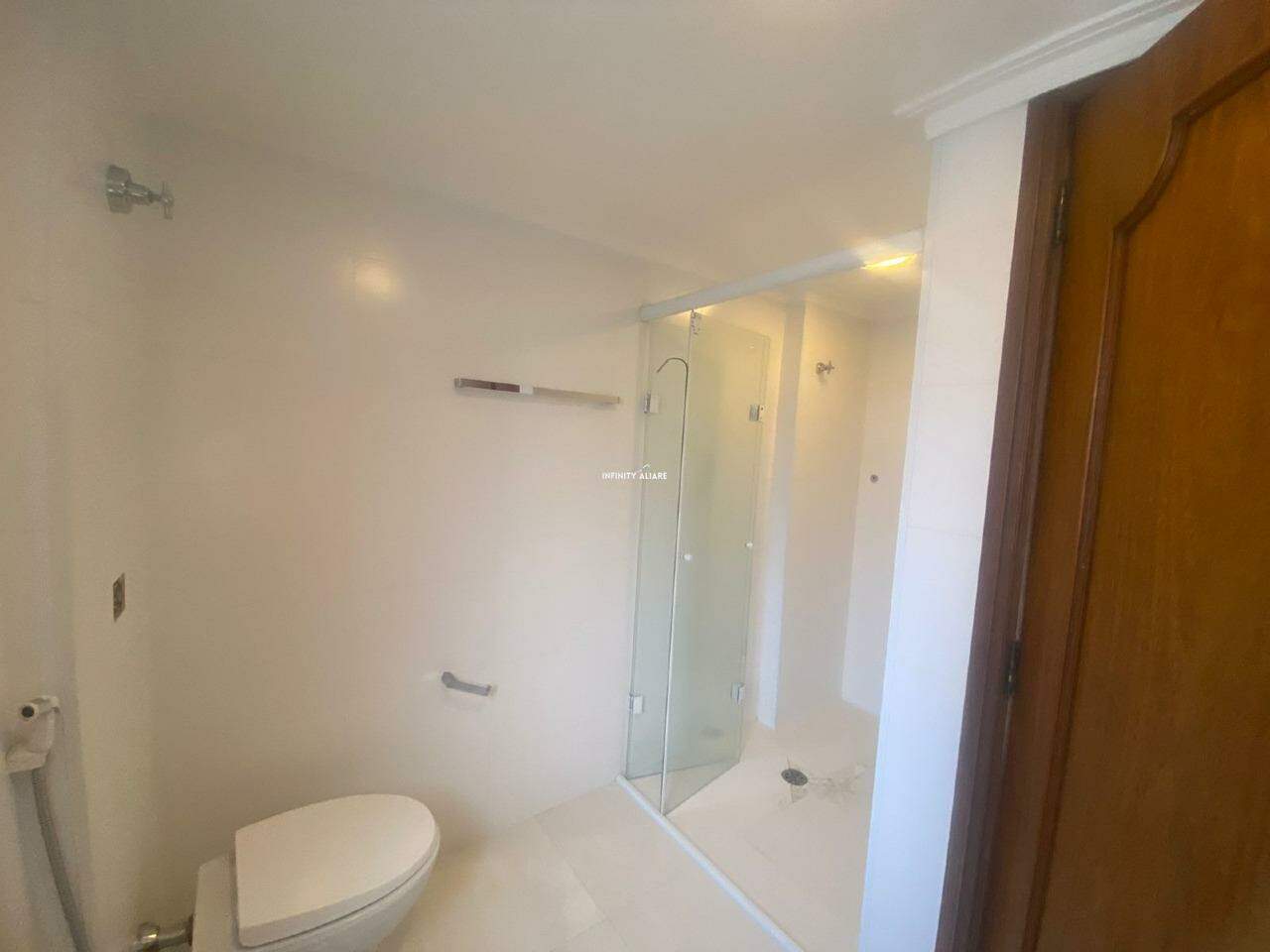 Apartamento à venda com 3 quartos, 190m² - Foto 9