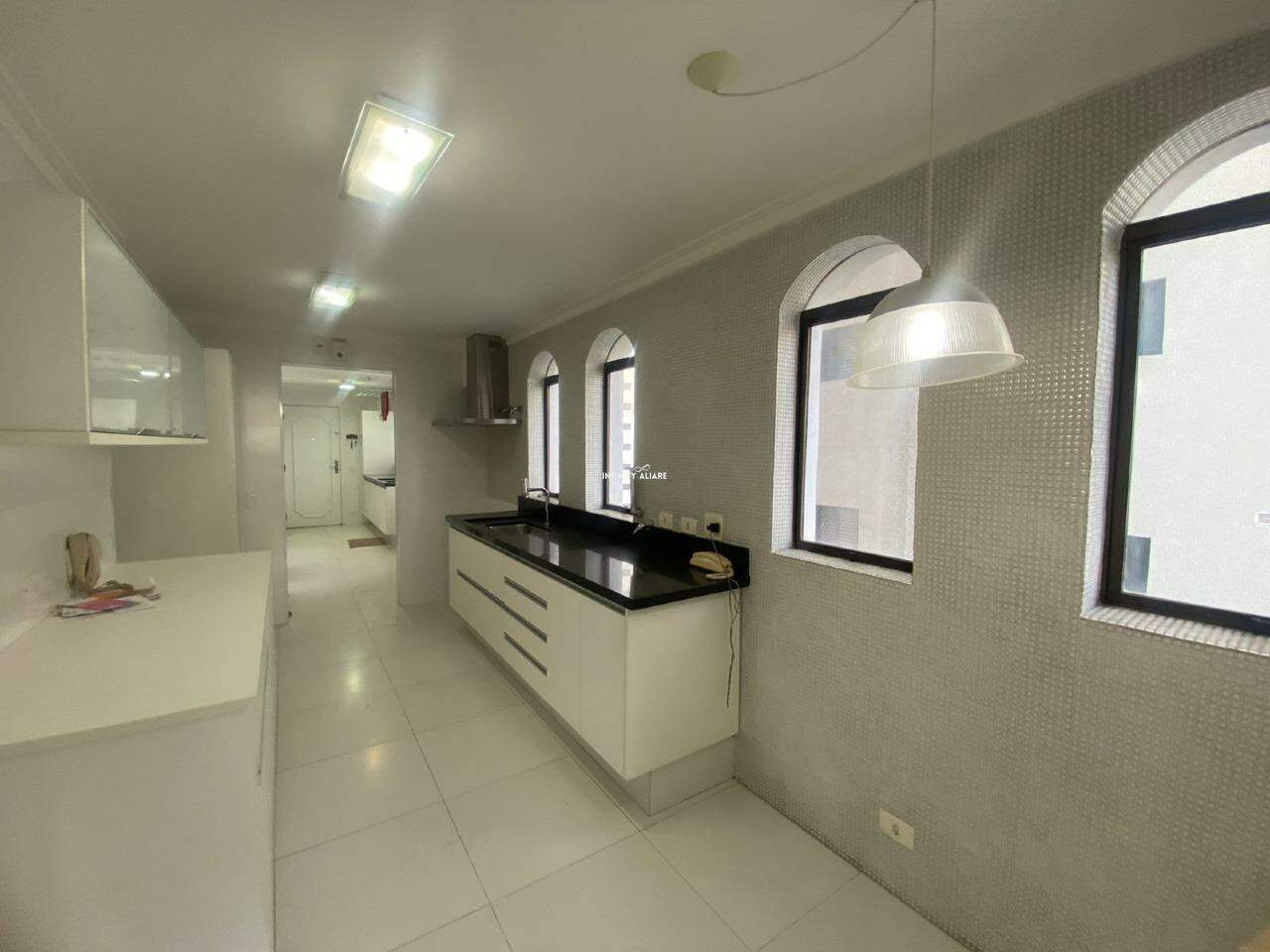 Apartamento à venda com 3 quartos, 190m² - Foto 27