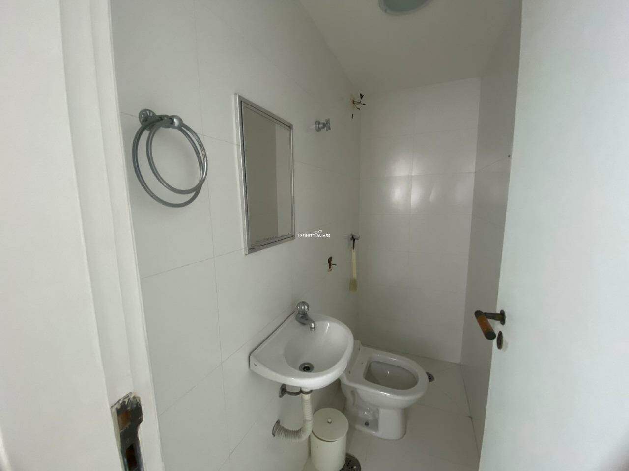 Apartamento à venda com 3 quartos, 190m² - Foto 4