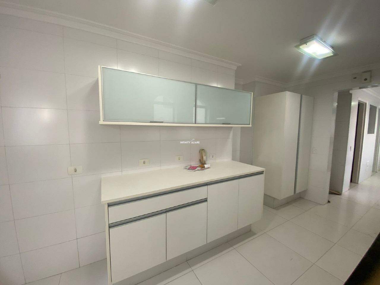 Apartamento à venda com 3 quartos, 190m² - Foto 25