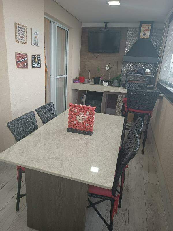 Apartamento à venda com 3 quartos, 115m² - Foto 2