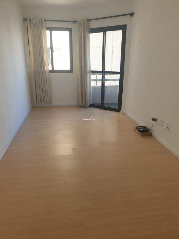 Apartamento à venda com 3 quartos, 70m² - Foto 1